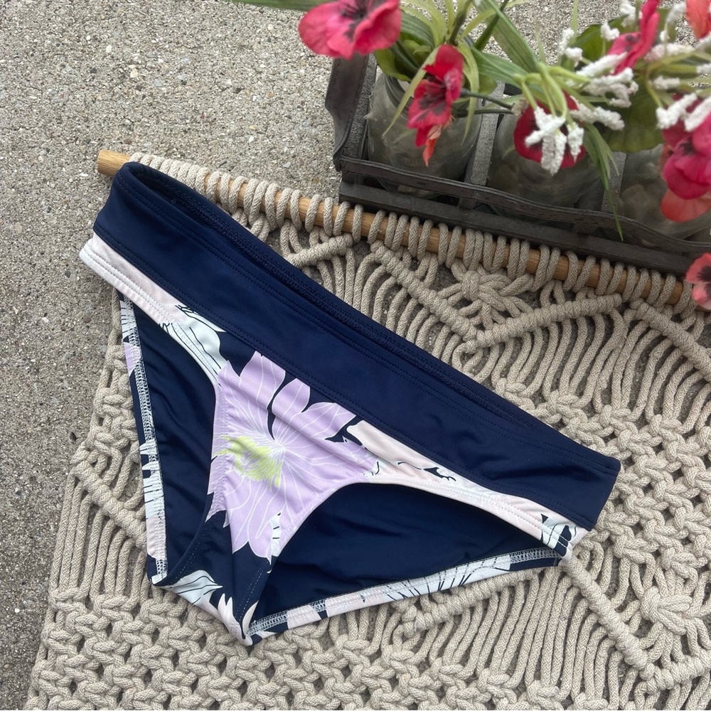 NWOT Carve Designs Flower Print Swim Bottom Size XS